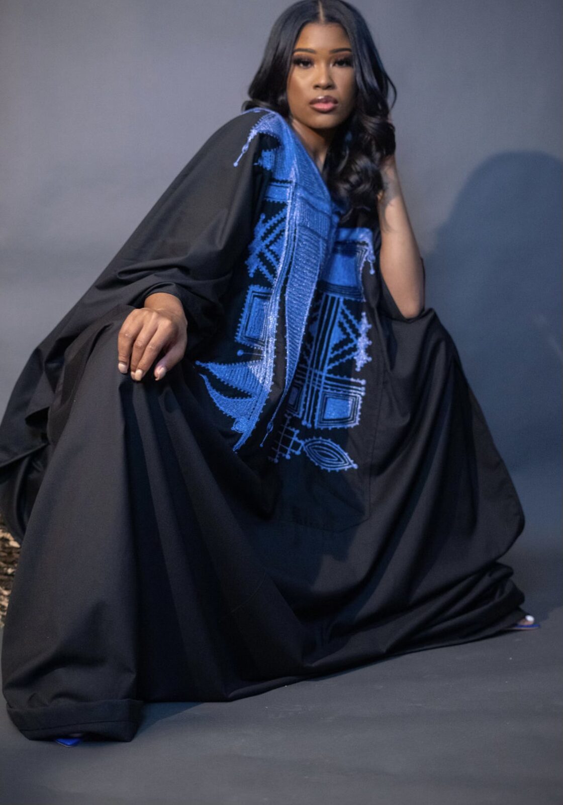 Indigo-embroidered boubou